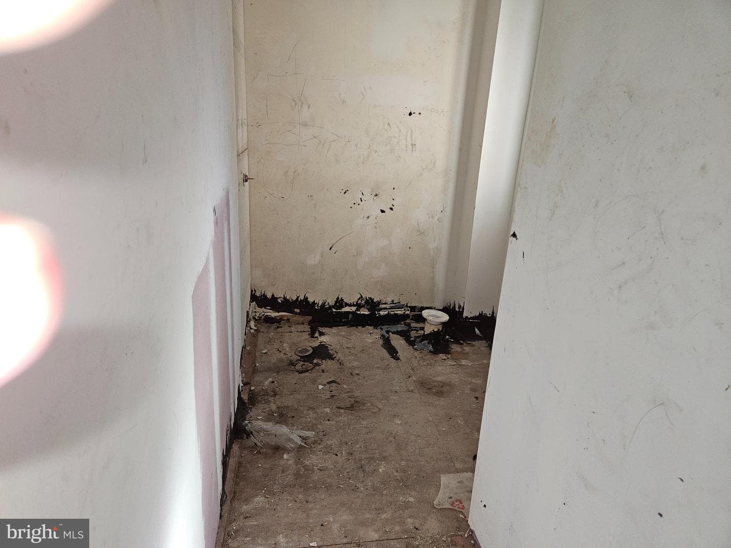 2020 E Huntingdon Street photo 8