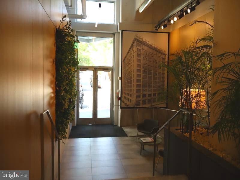 2200 Arch Street #906 photo 3