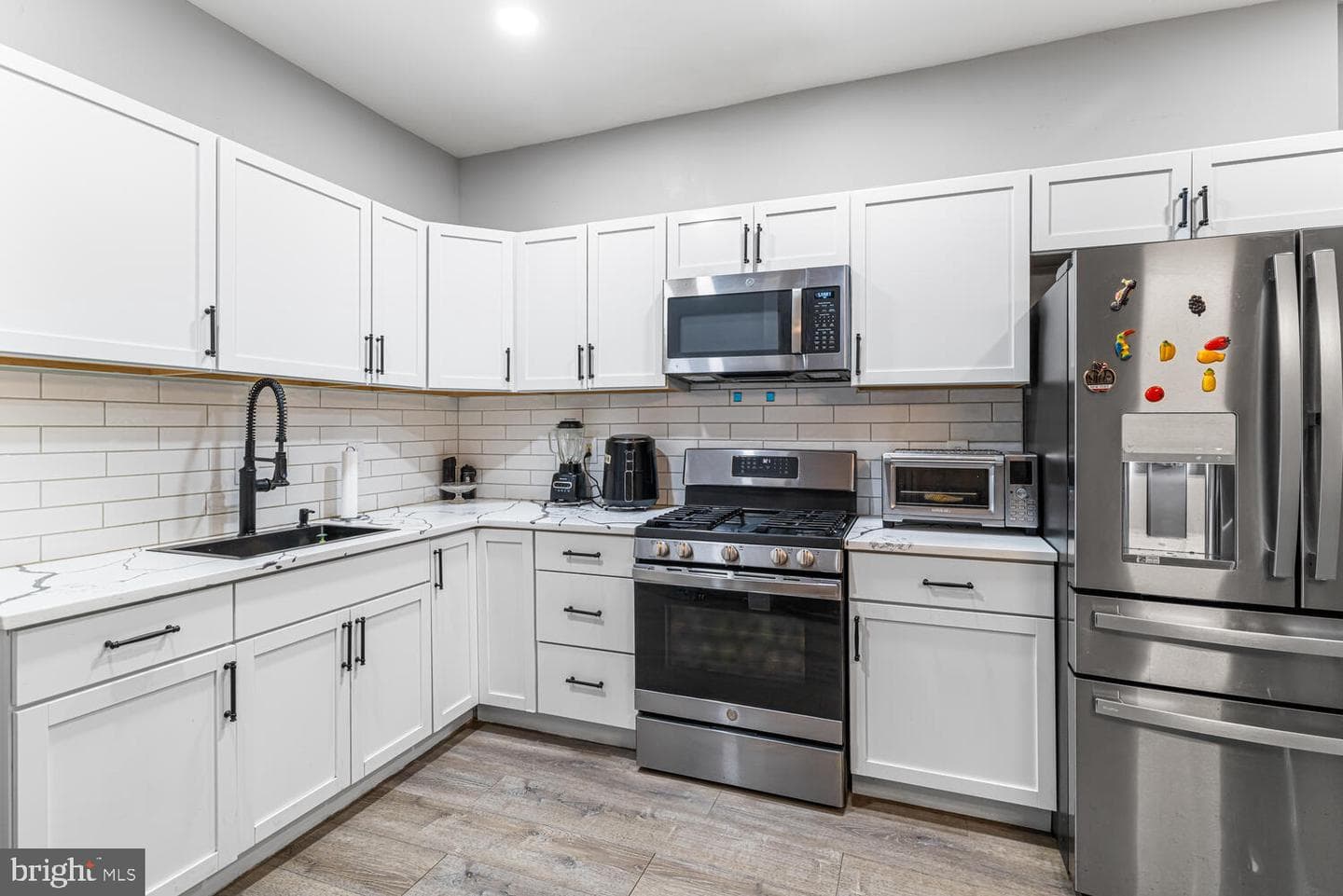 133 E Albanus Street photo 7