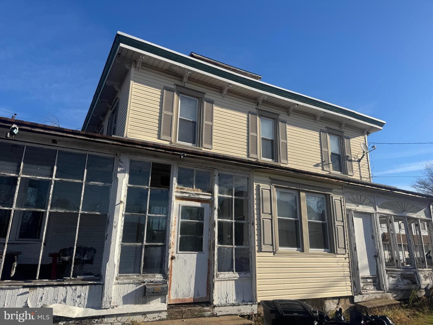 601 Maple Avenue photo 2