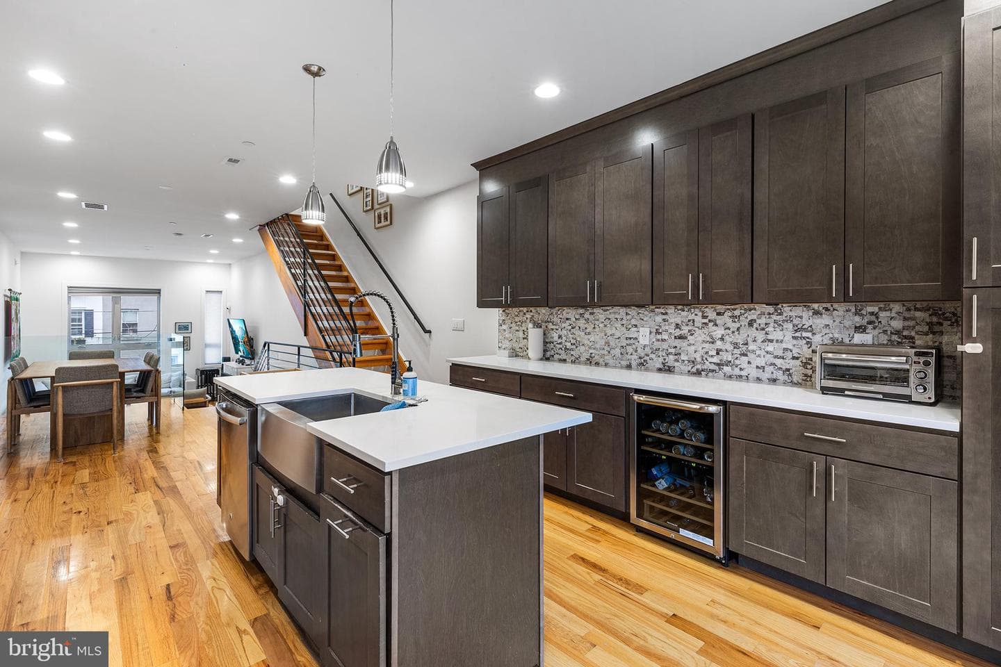1323 Crease Street photo 10