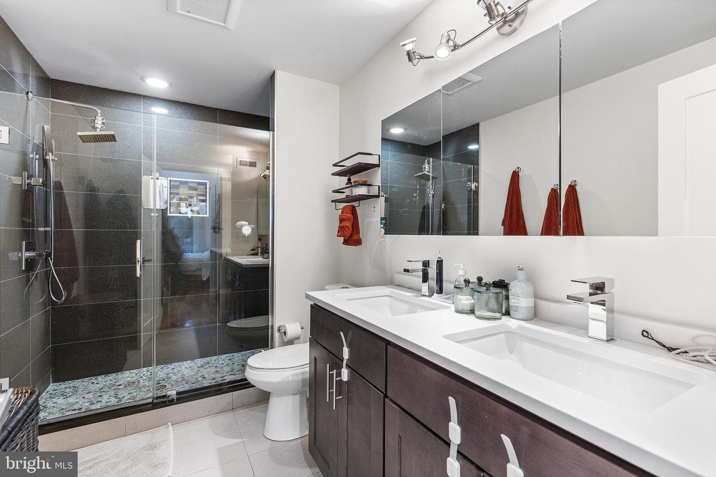 1323 Crease Street photo 23