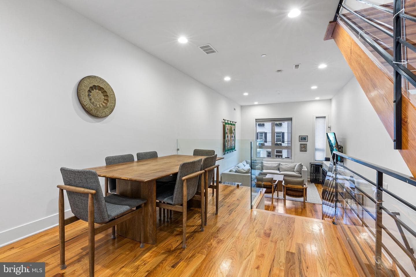 1323 Crease Street photo 5