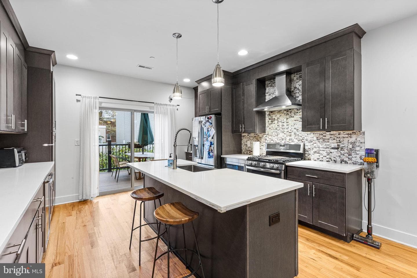 1323 Crease Street photo 7