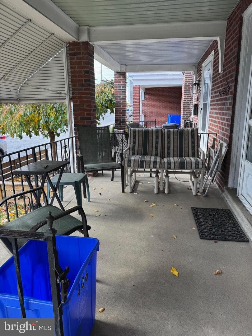 406 Kingsley Street photo 2
