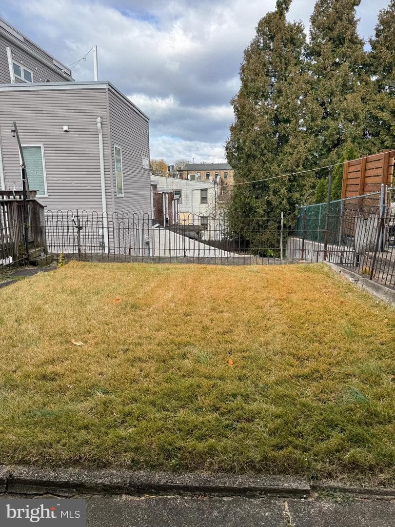 406 Kingsley Street photo 3