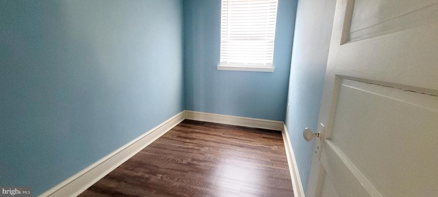 1022 W Oregon Avenue photo 15