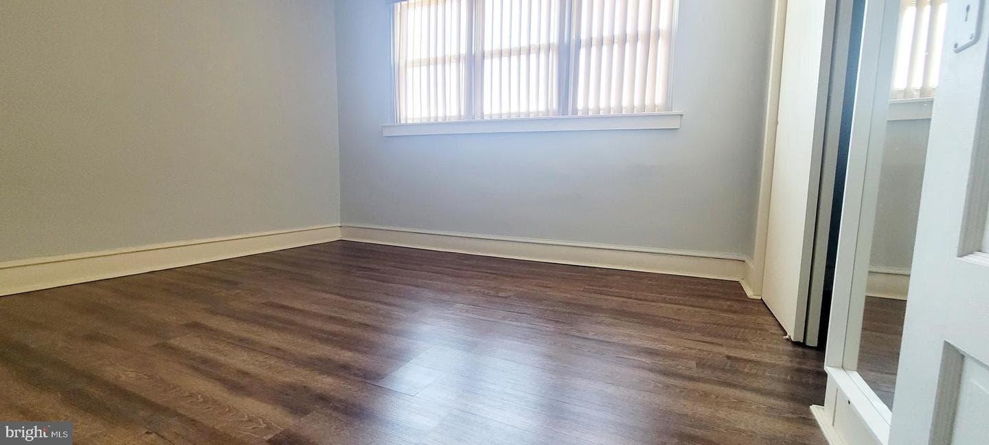 1022 W Oregon Avenue photo 20