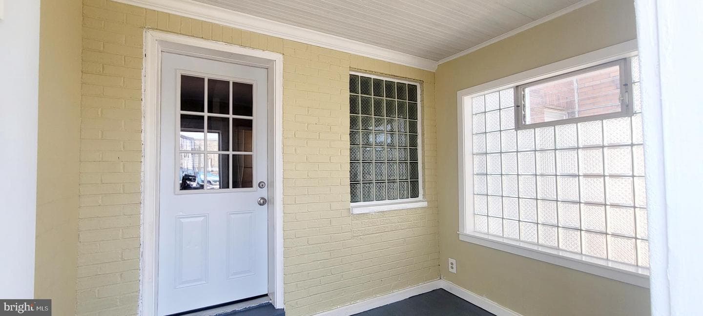 1022 W Oregon Avenue photo 22
