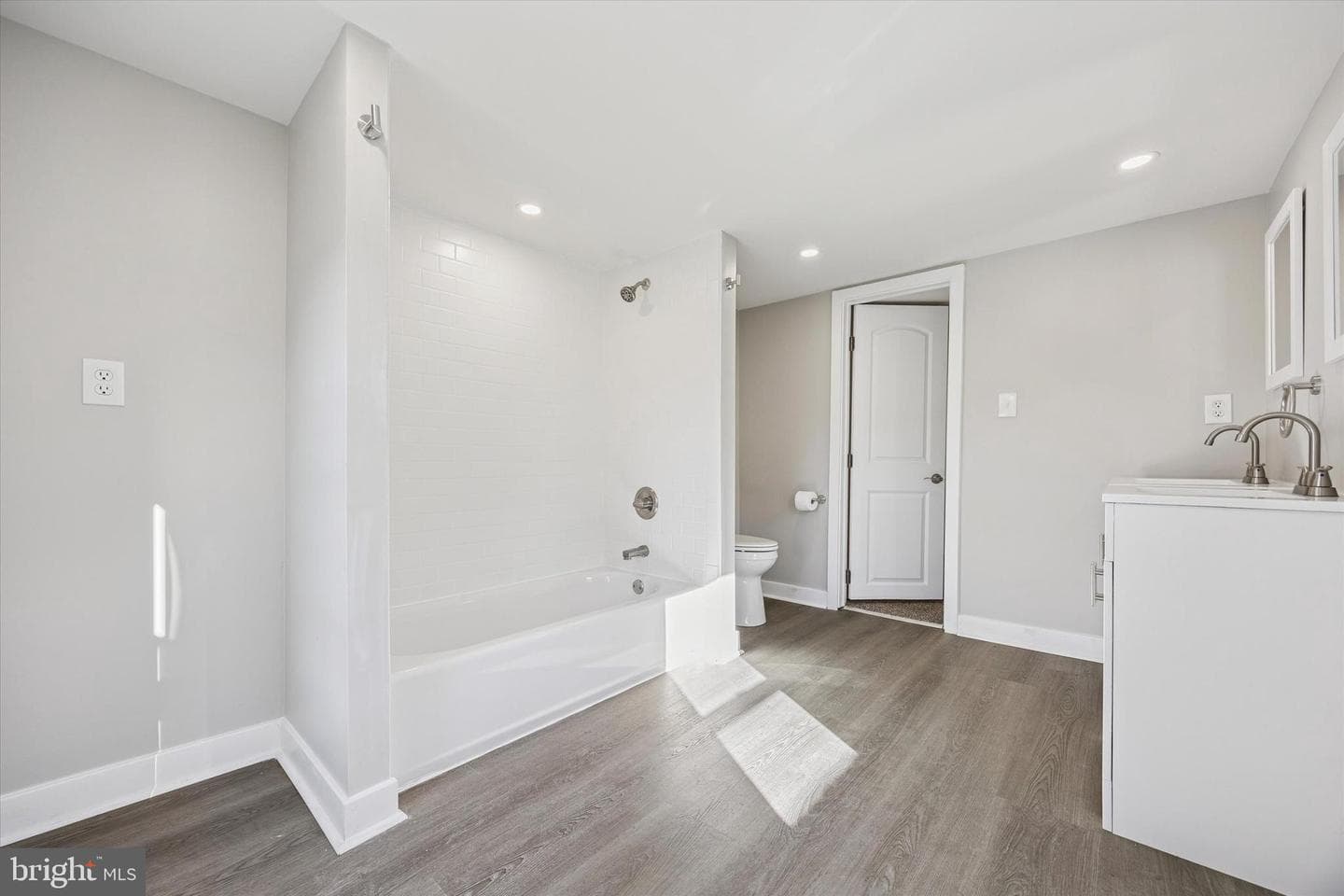 4666 Canton Street photo 22