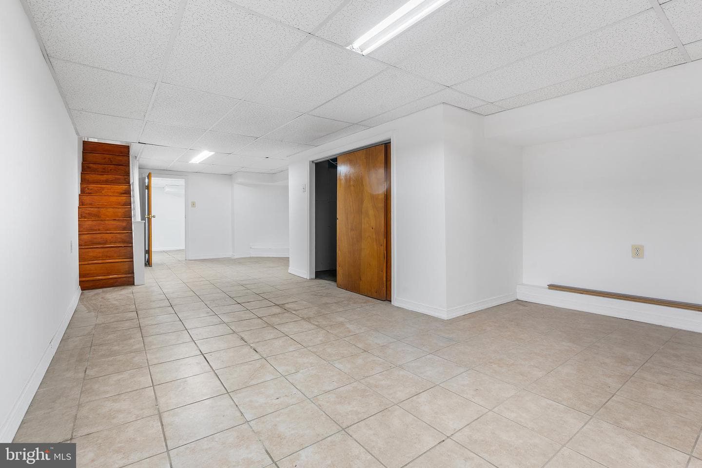 216 E Allegheny Avenue photo 35