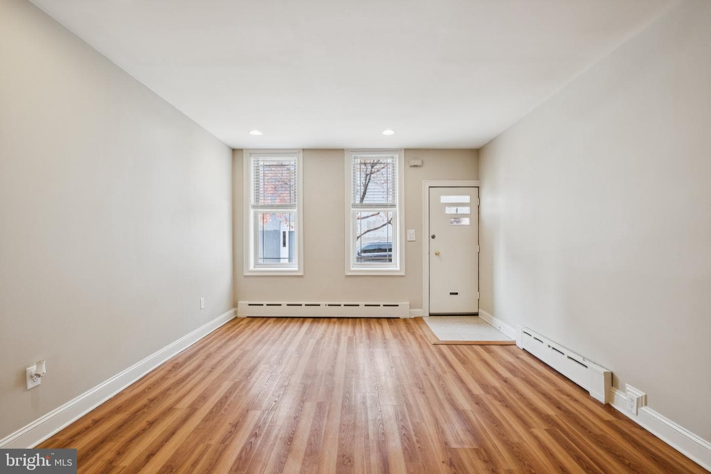 2041 S Bancroft Street photo 7