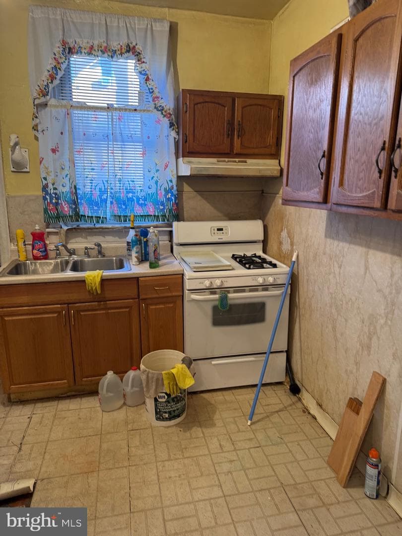 917 S Yewdall Street photo 9