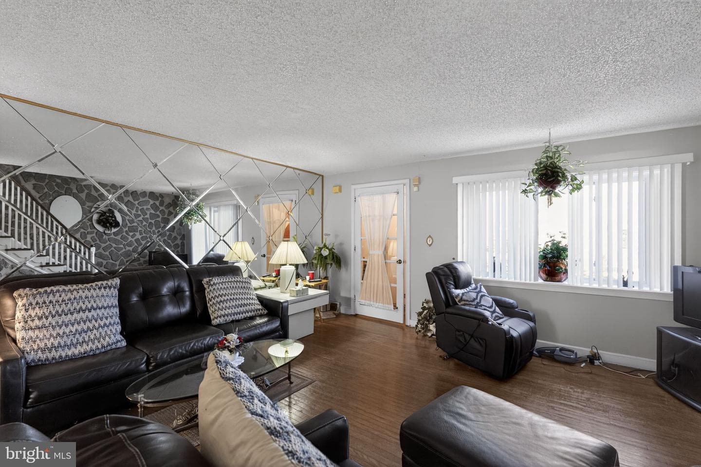 8238 Forrest Avenue photo 4