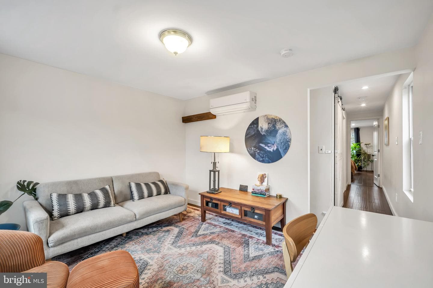 75 E Phil Ellena Street photo 12