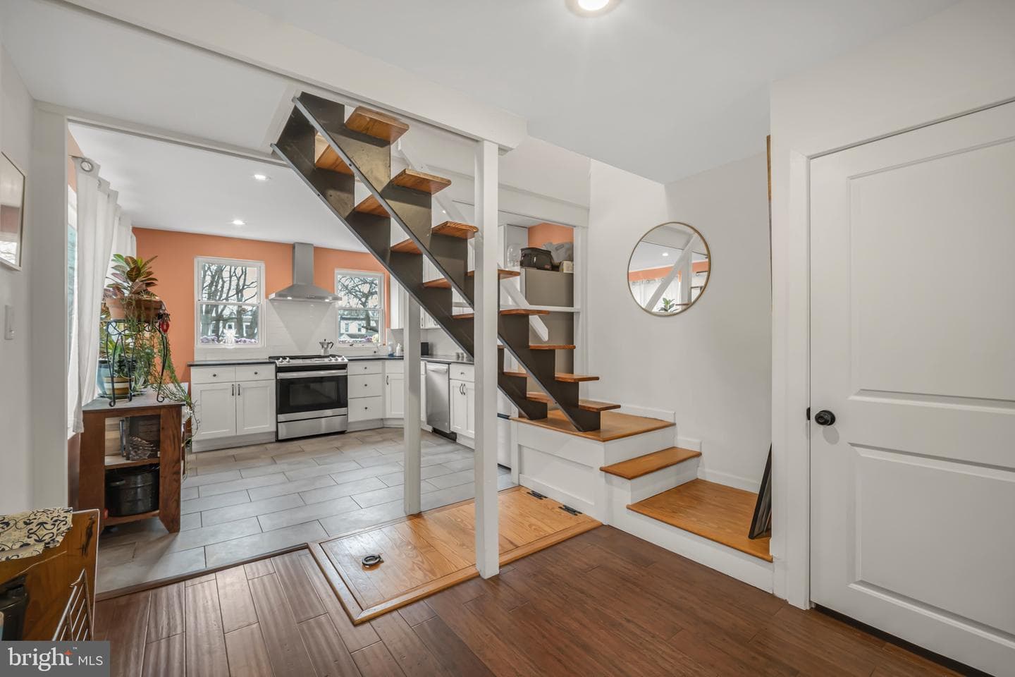 75 E Phil Ellena Street photo 4