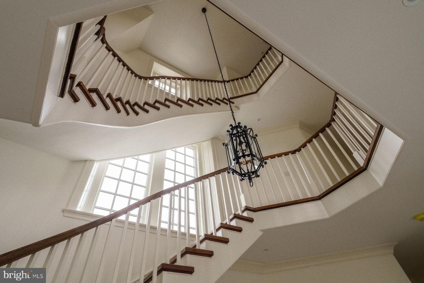 422 W Chestnut Hill Avenue photo 24
