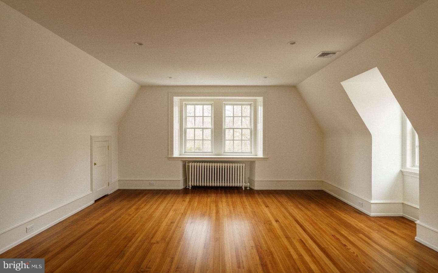 422 W Chestnut Hill Avenue photo 25