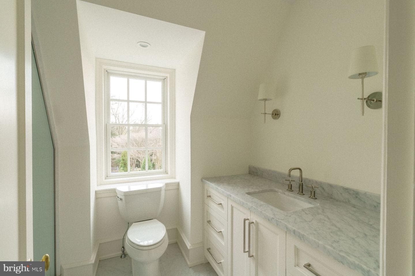 422 W Chestnut Hill Avenue photo 26