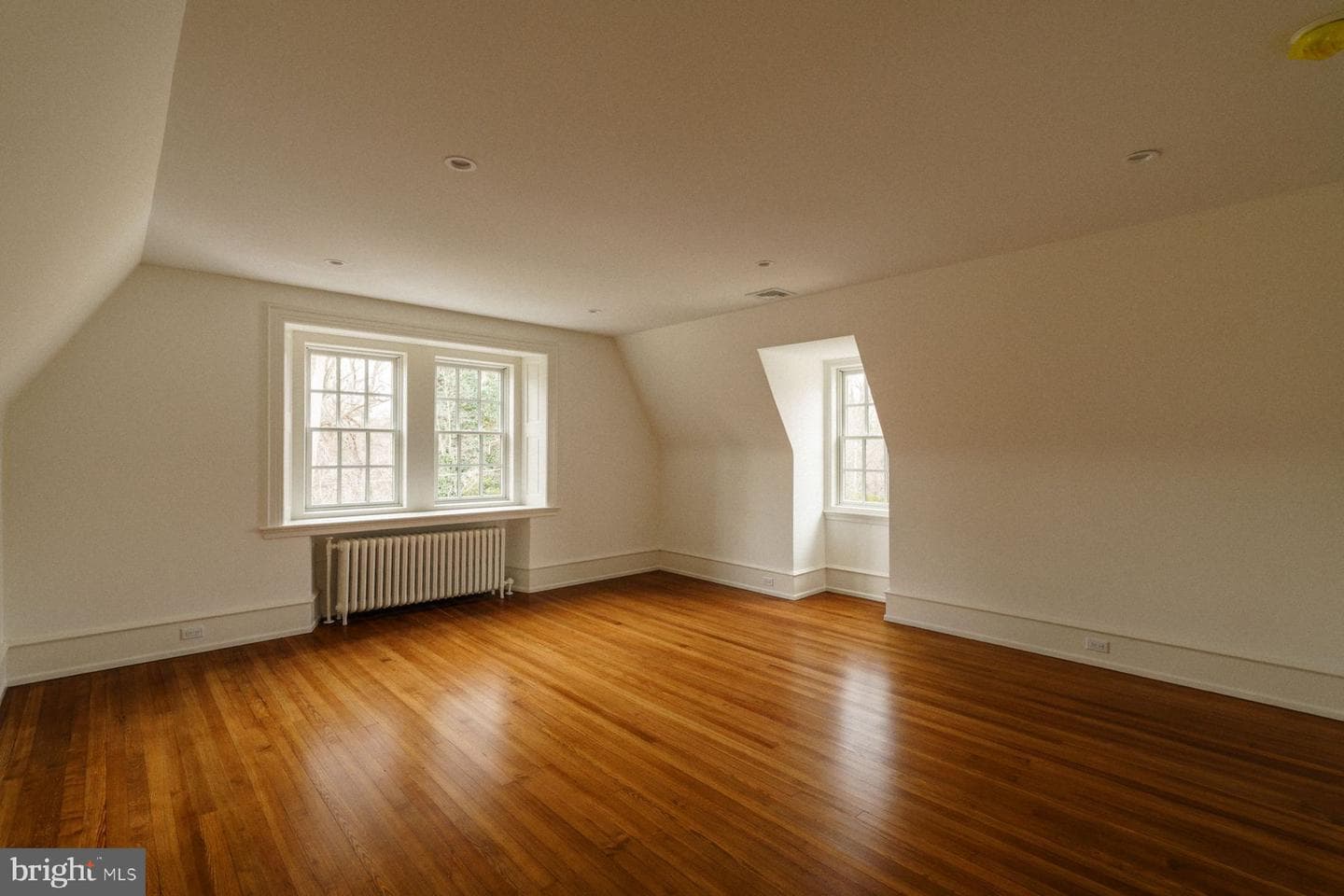 422 W Chestnut Hill Avenue photo 27