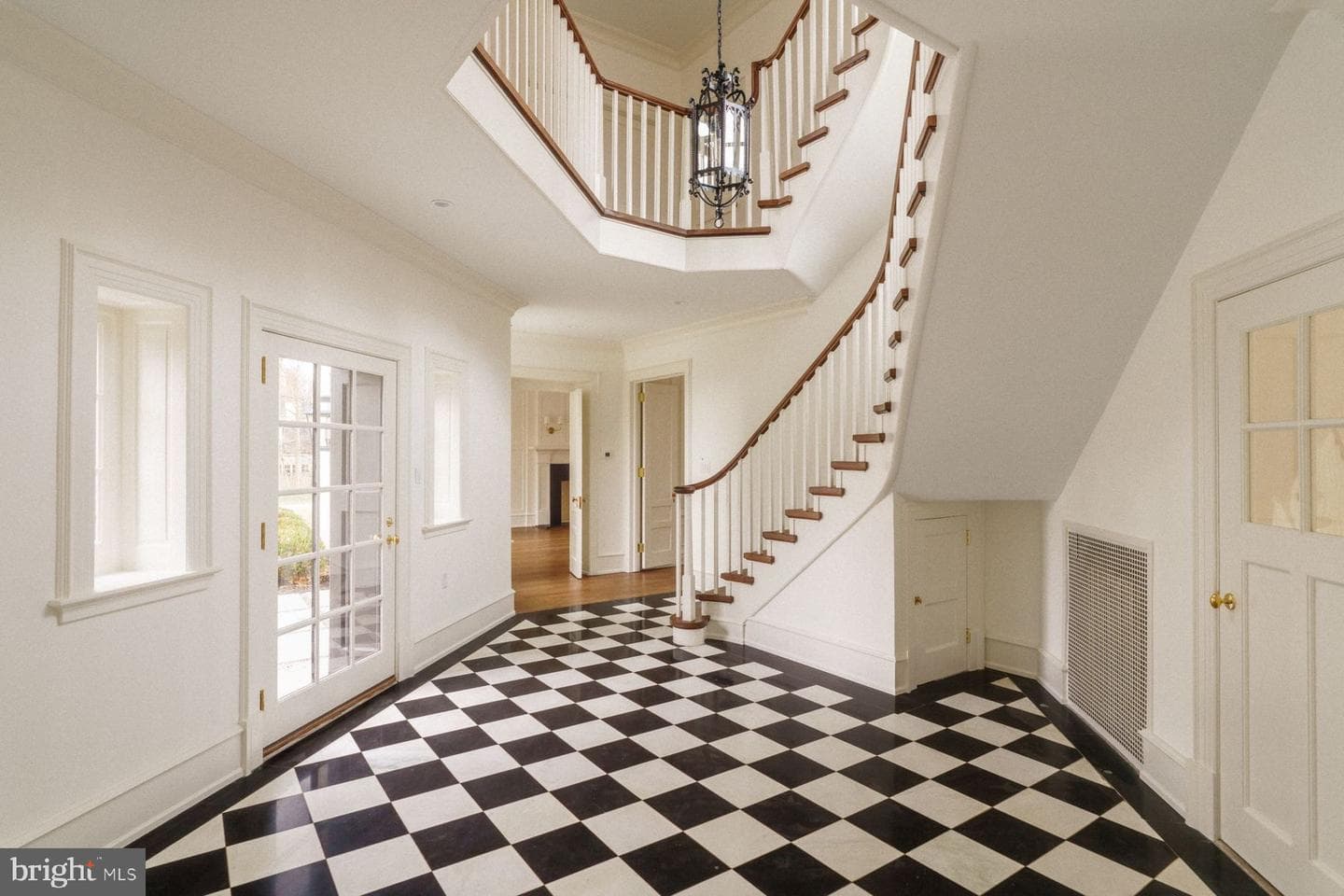 422 W Chestnut Hill Avenue photo 3