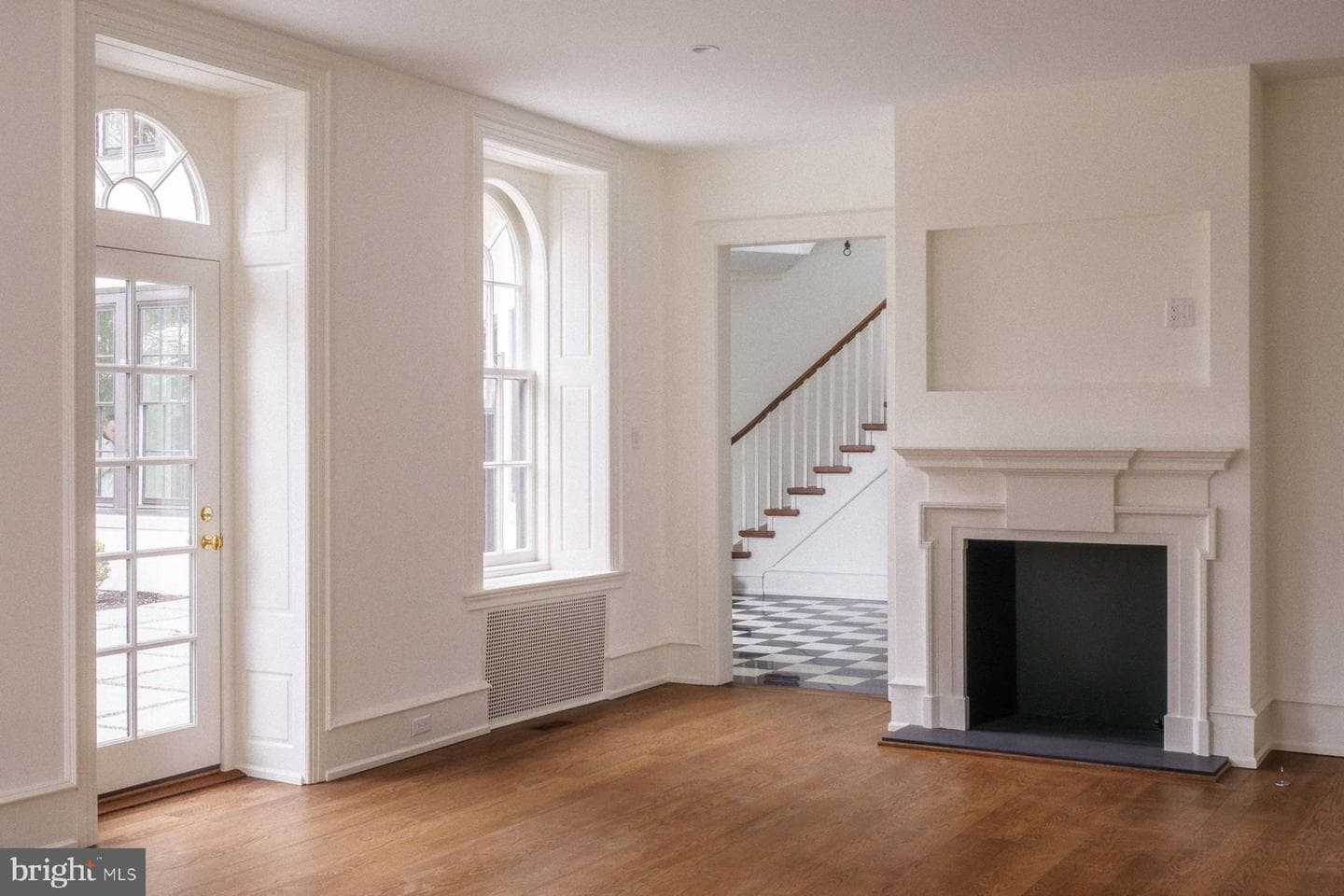 422 W Chestnut Hill Avenue photo 4