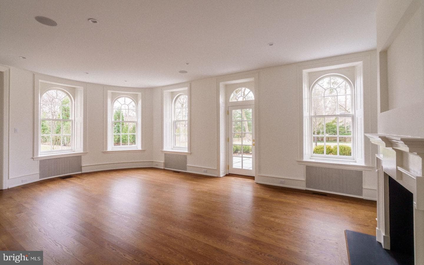 422 W Chestnut Hill Avenue photo 6