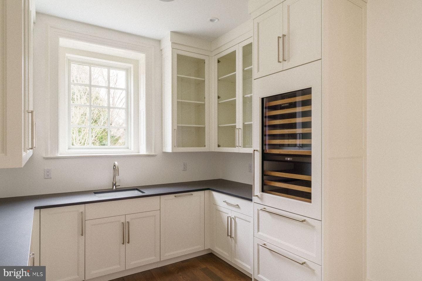 422 W Chestnut Hill Avenue photo 9