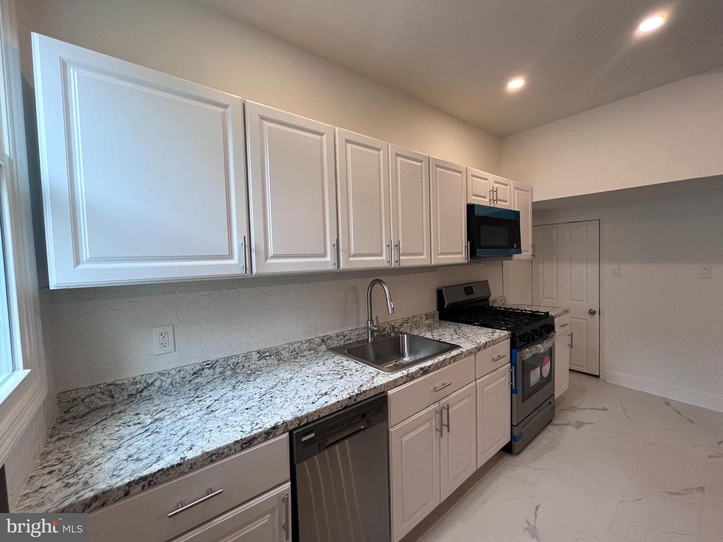 2952 N Judson Street photo 15