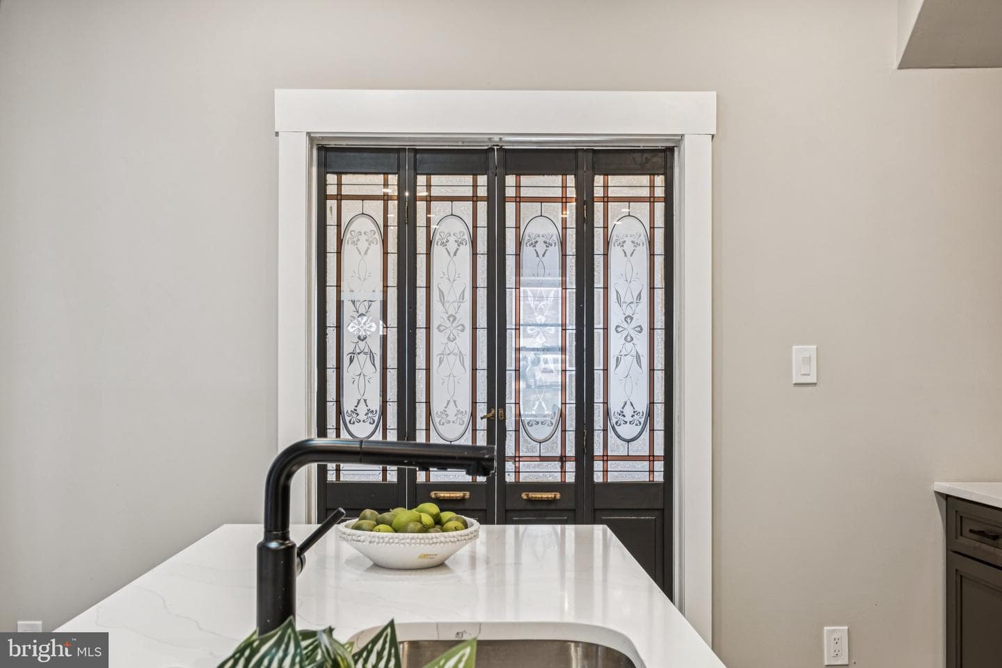 333 W Hansberry photo 5
