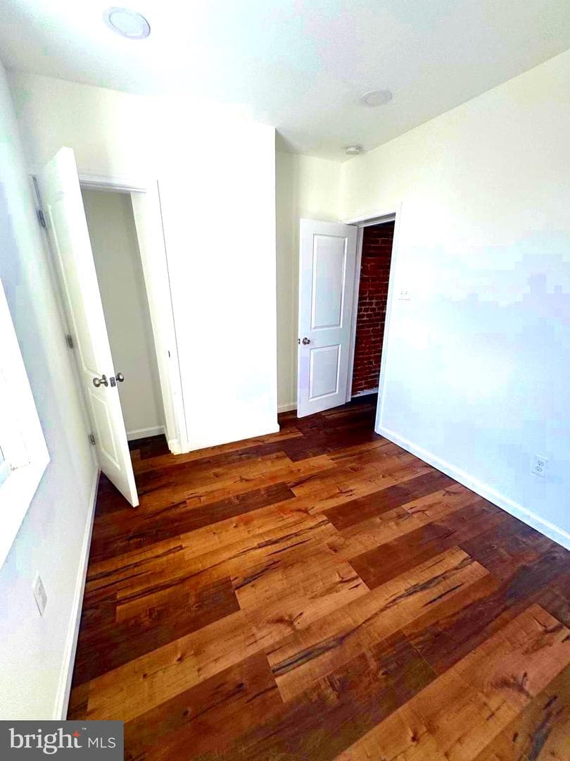 1609 S Etting Street photo 19