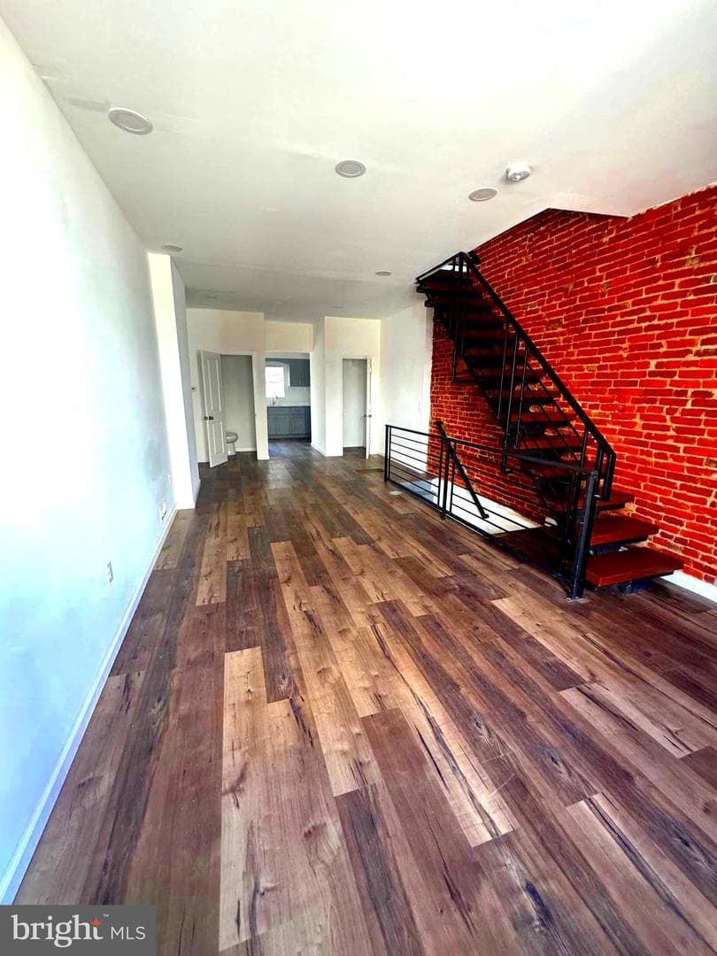 1609 S Etting Street photo 7
