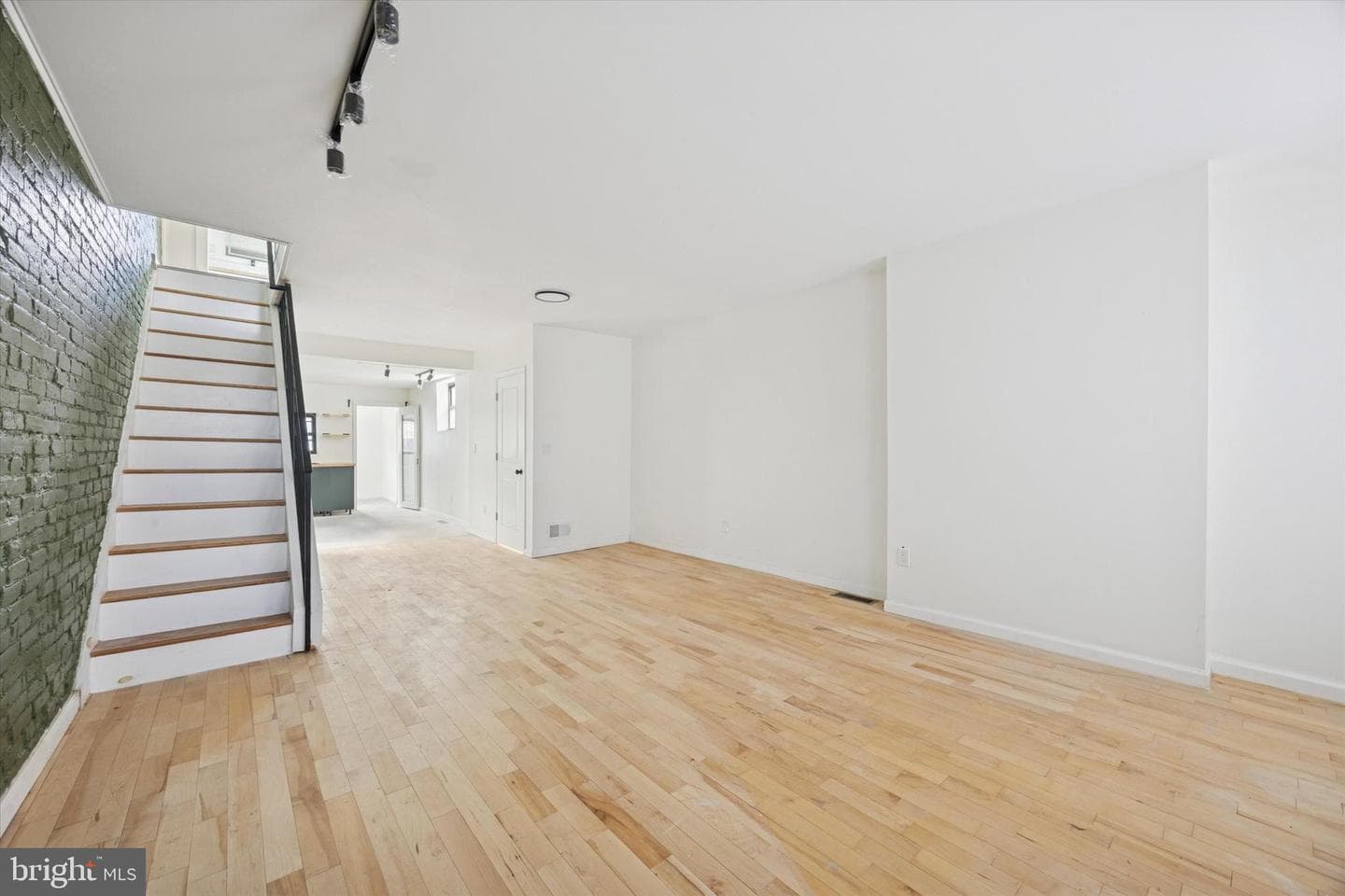 1253 S 32nd Street photo 2