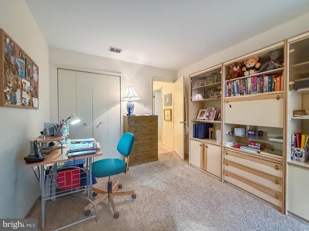 73106 Delaire Landing Road #106 photo 26