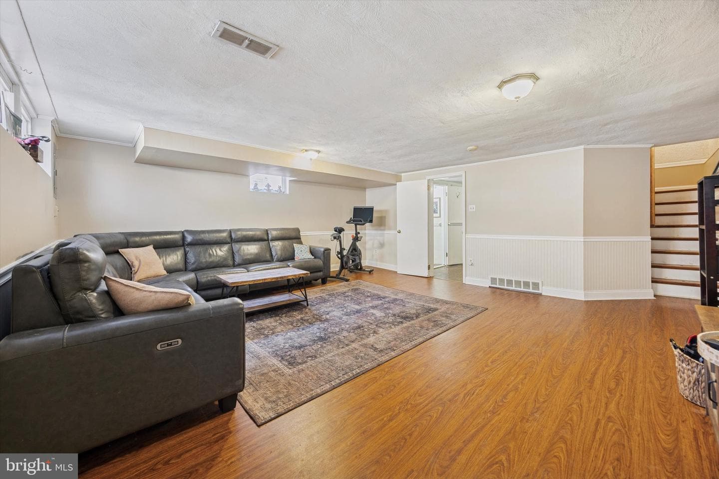 7025 Valley Avenue photo 17