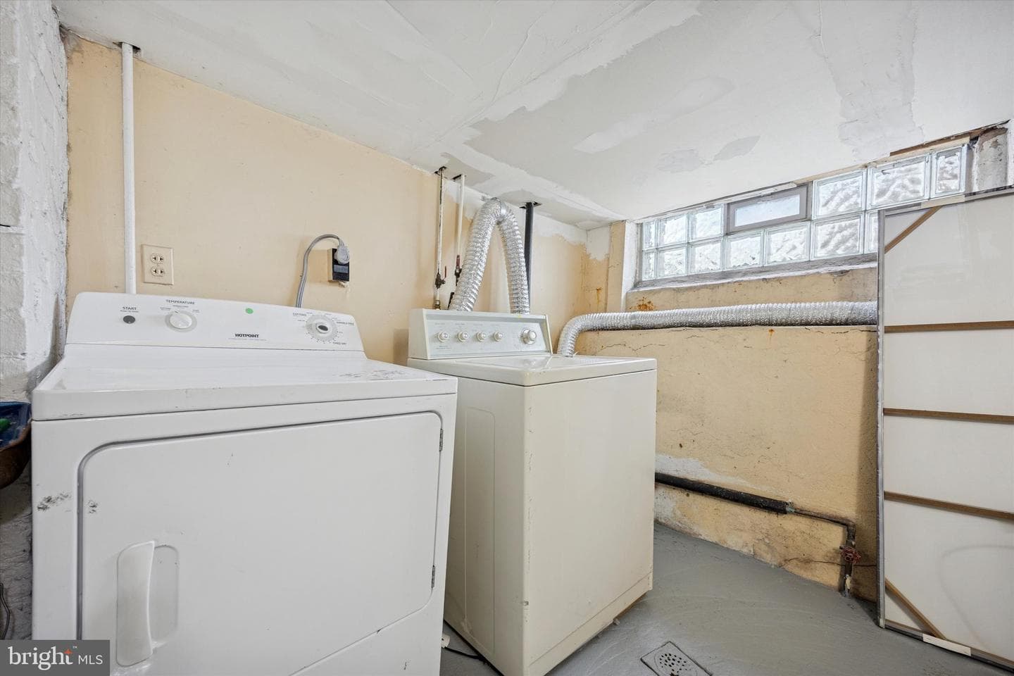1502 E Lycoming Street photo 23