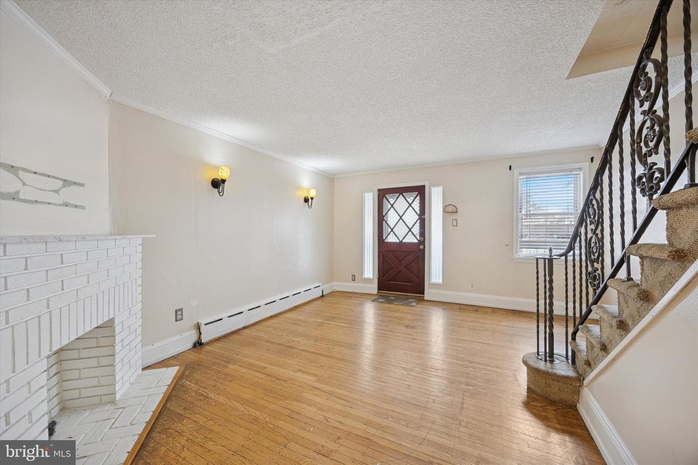 1502 E Lycoming Street photo 4