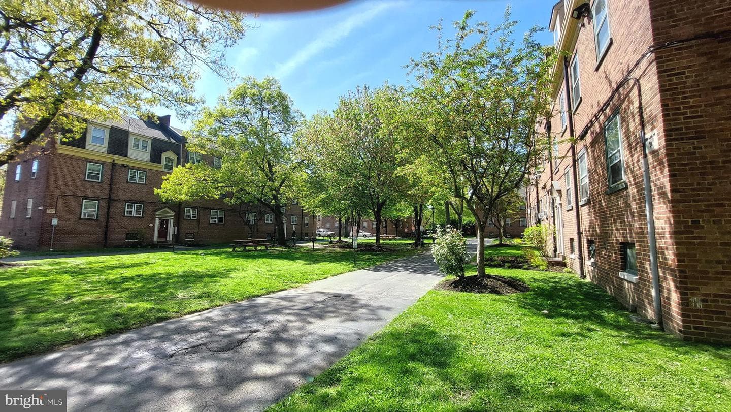 735 Melon Place #a photo 15