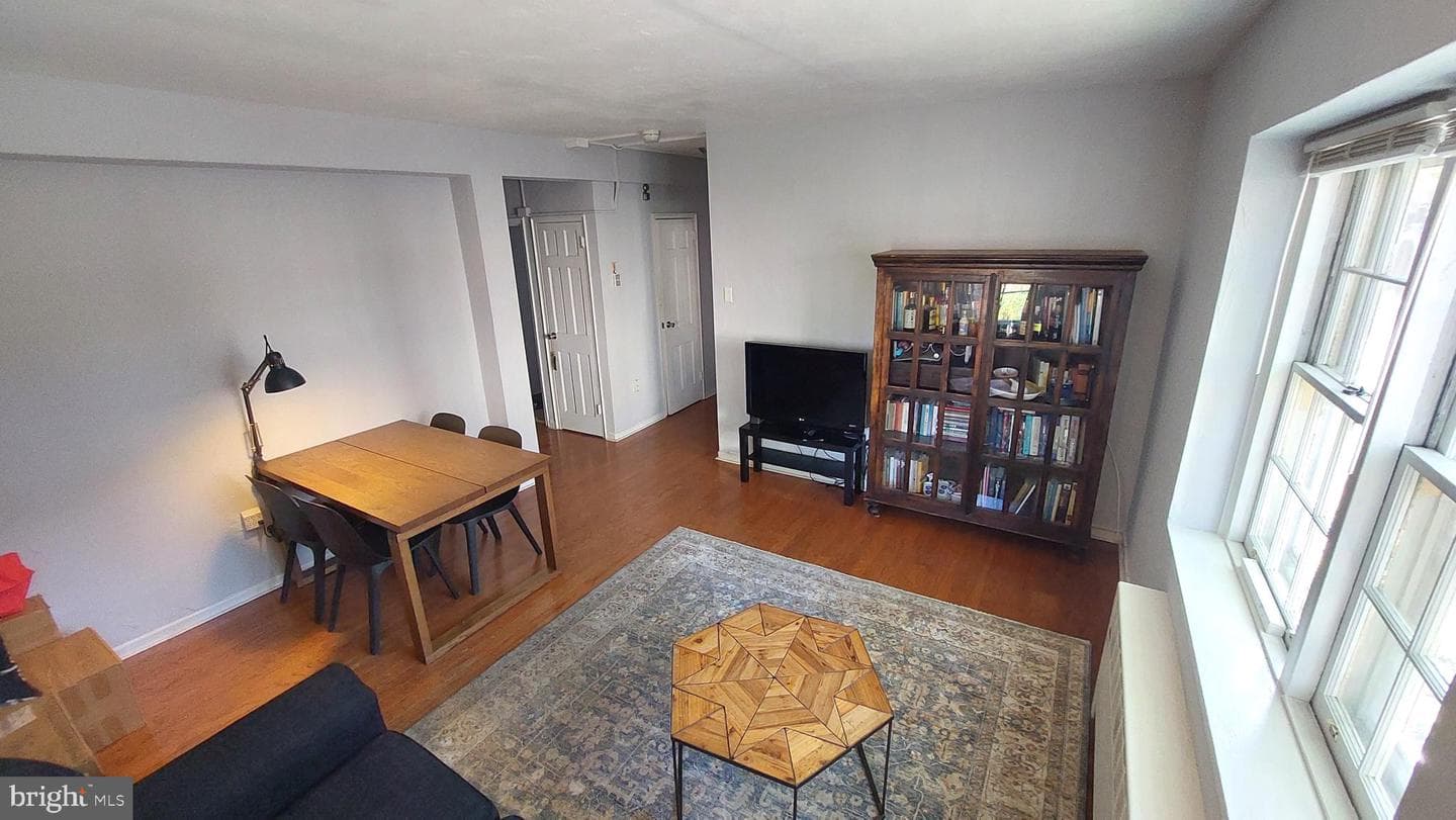 735 Melon Place #a photo 4