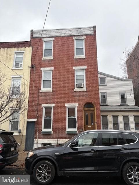 1647 E Berks Street photo 1