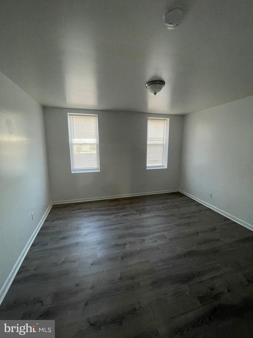 2042 Dennie Street photo 12