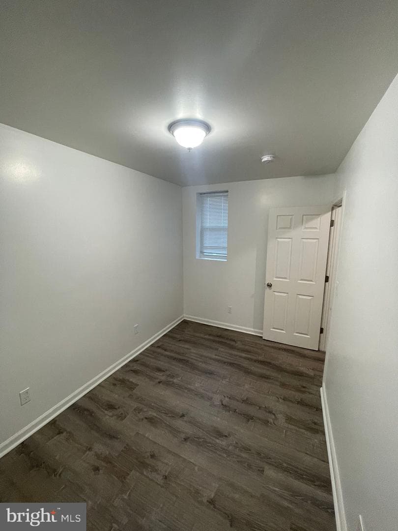 2042 Dennie Street photo 13