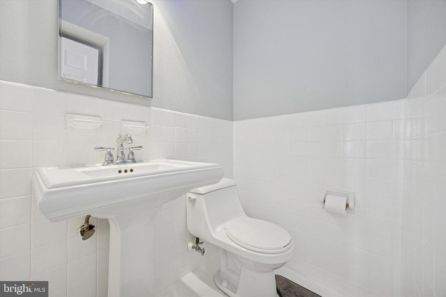715 Rodman Street photo 9