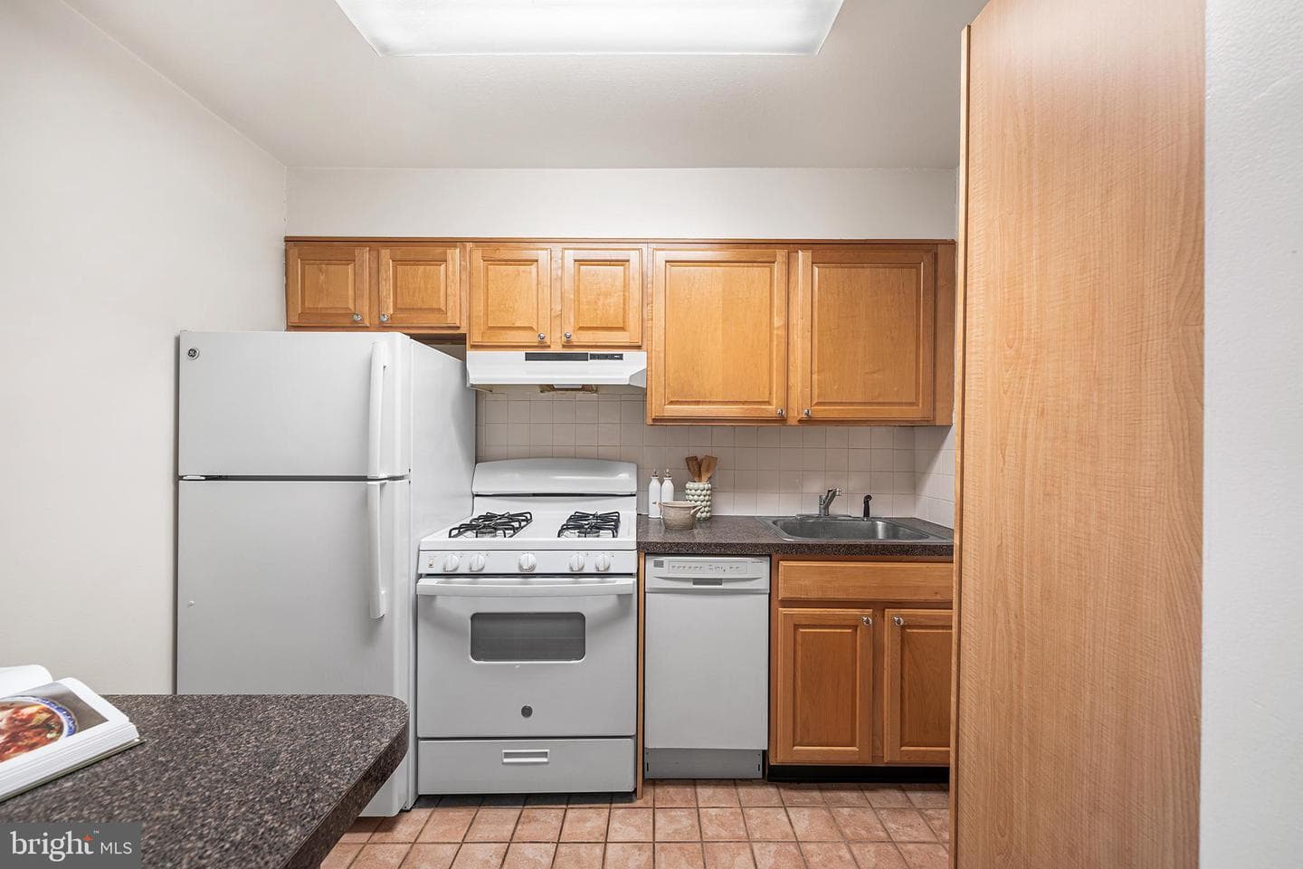 604 S Washington Sq # 2606 photo 18