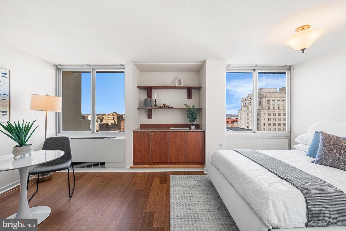 604 S Washington Sq # 2606 photo 9