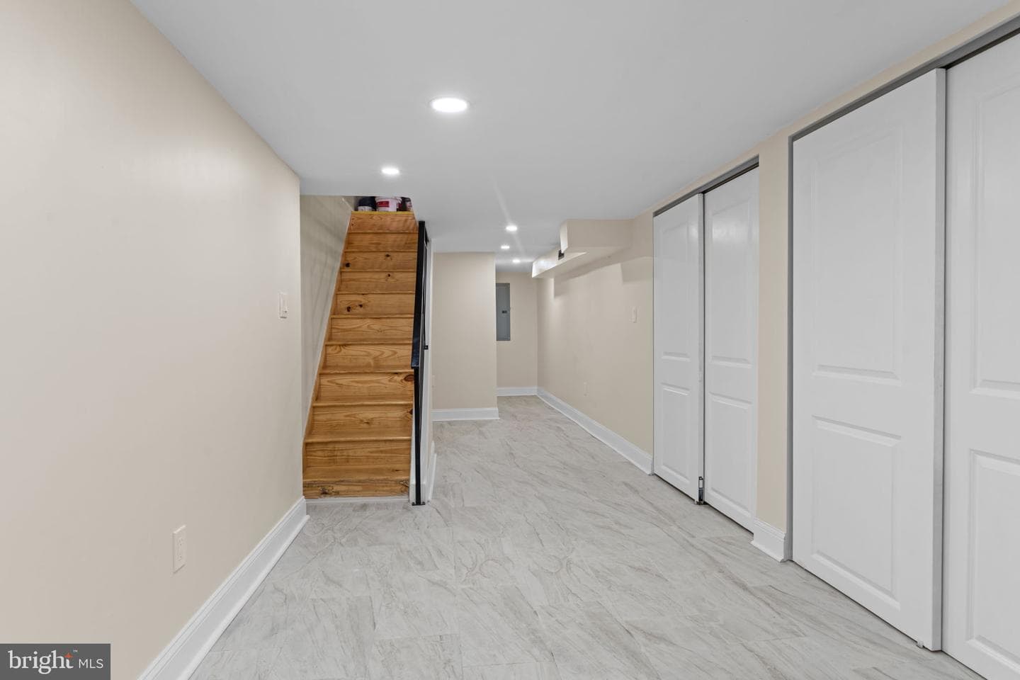 2122 E Birch Street photo 18