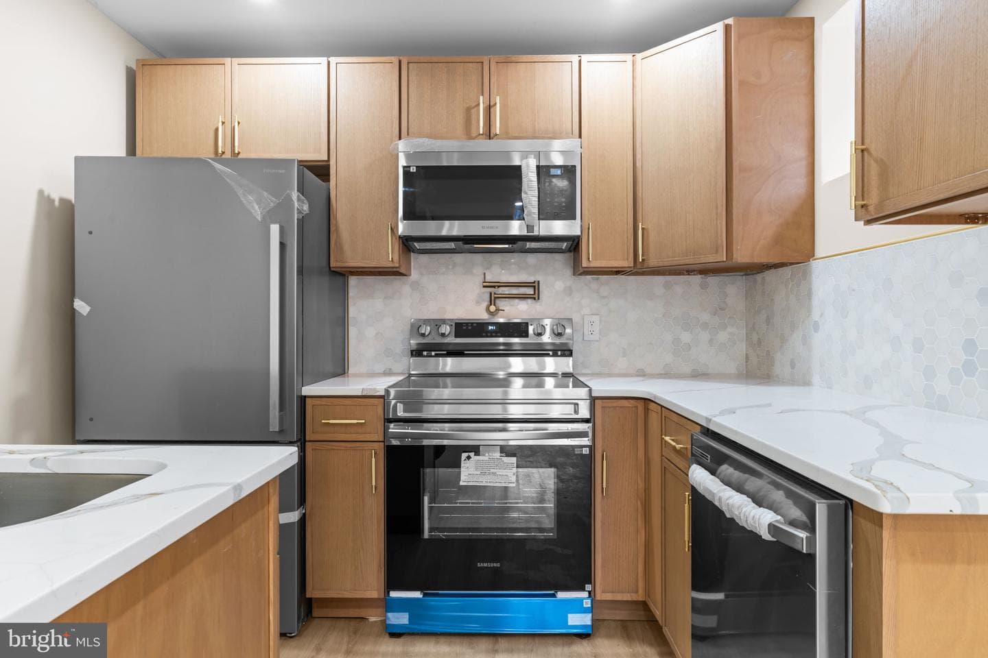 2122 E Birch Street photo 7