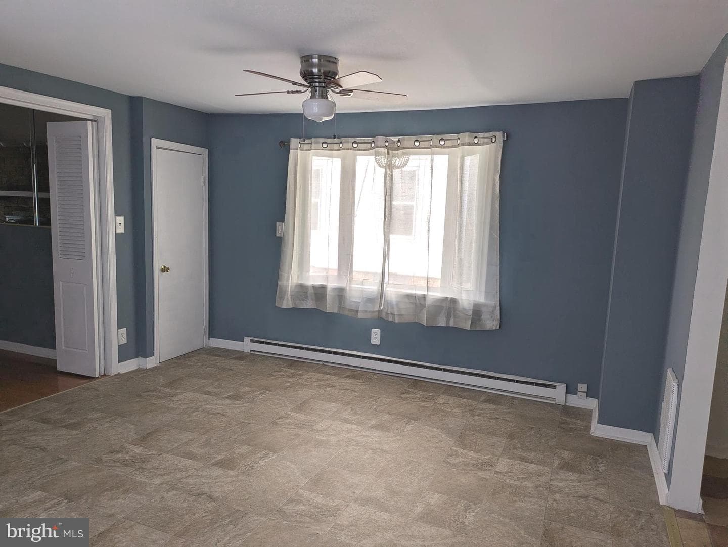 4517 Comly Street photo 9