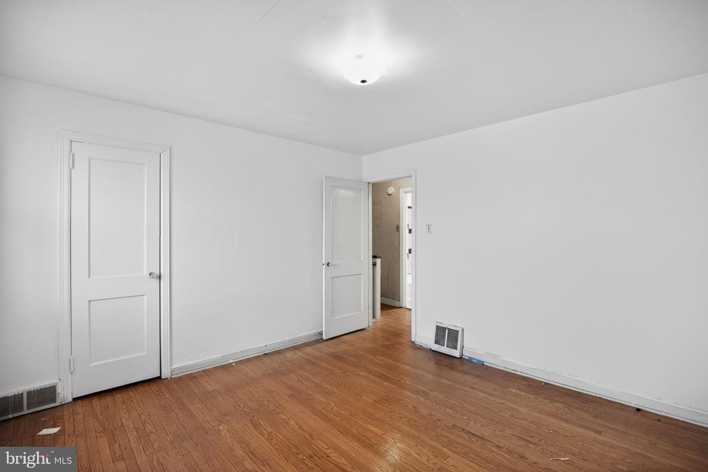 5253 Glenloch Street photo 23