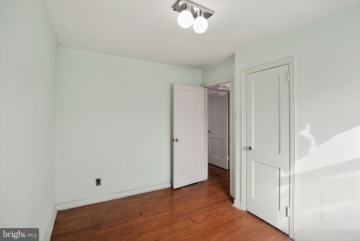 5253 Glenloch Street photo 27